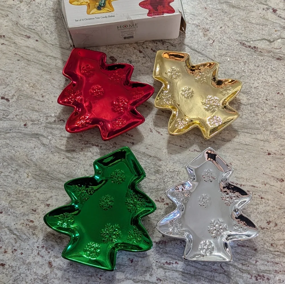 Christmas Tree Plates I. Godinger Co. 4 Porcelain Shiny Red Green Gold Silver